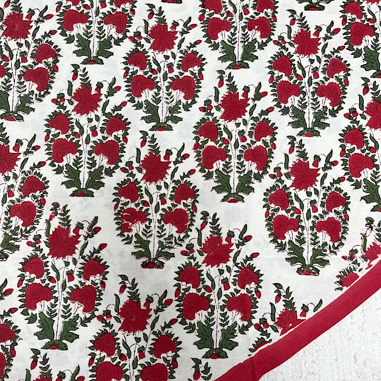 Green / Red Firecracker Flower 86" Round Table Linens