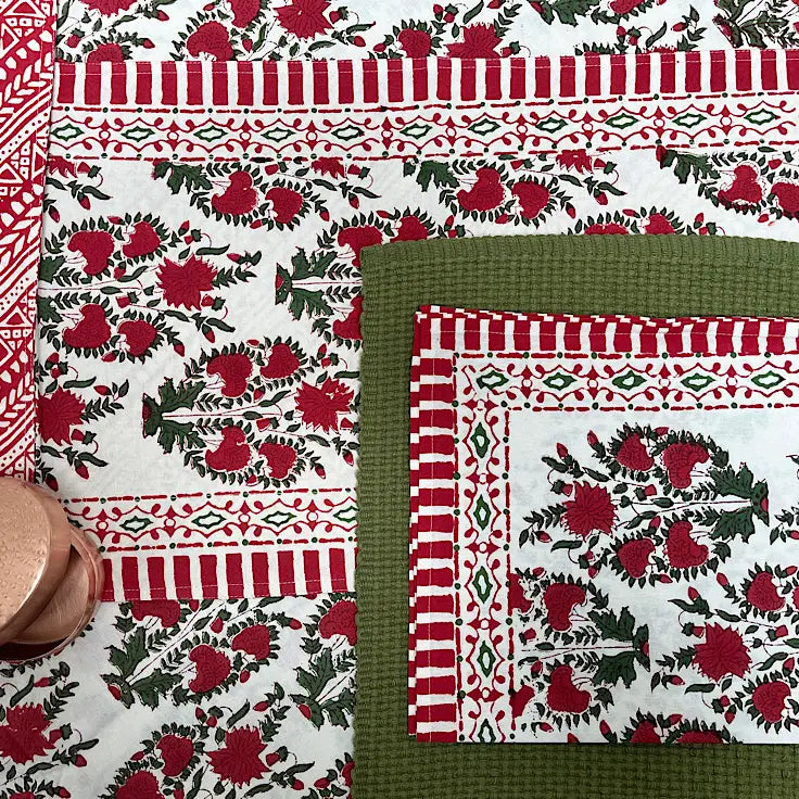 Green / Red Firecracker Flower Table Linens 60 x 120