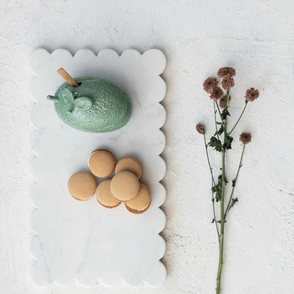 Marble Cheese/Cutting Board w/ Scalloped Edge, White