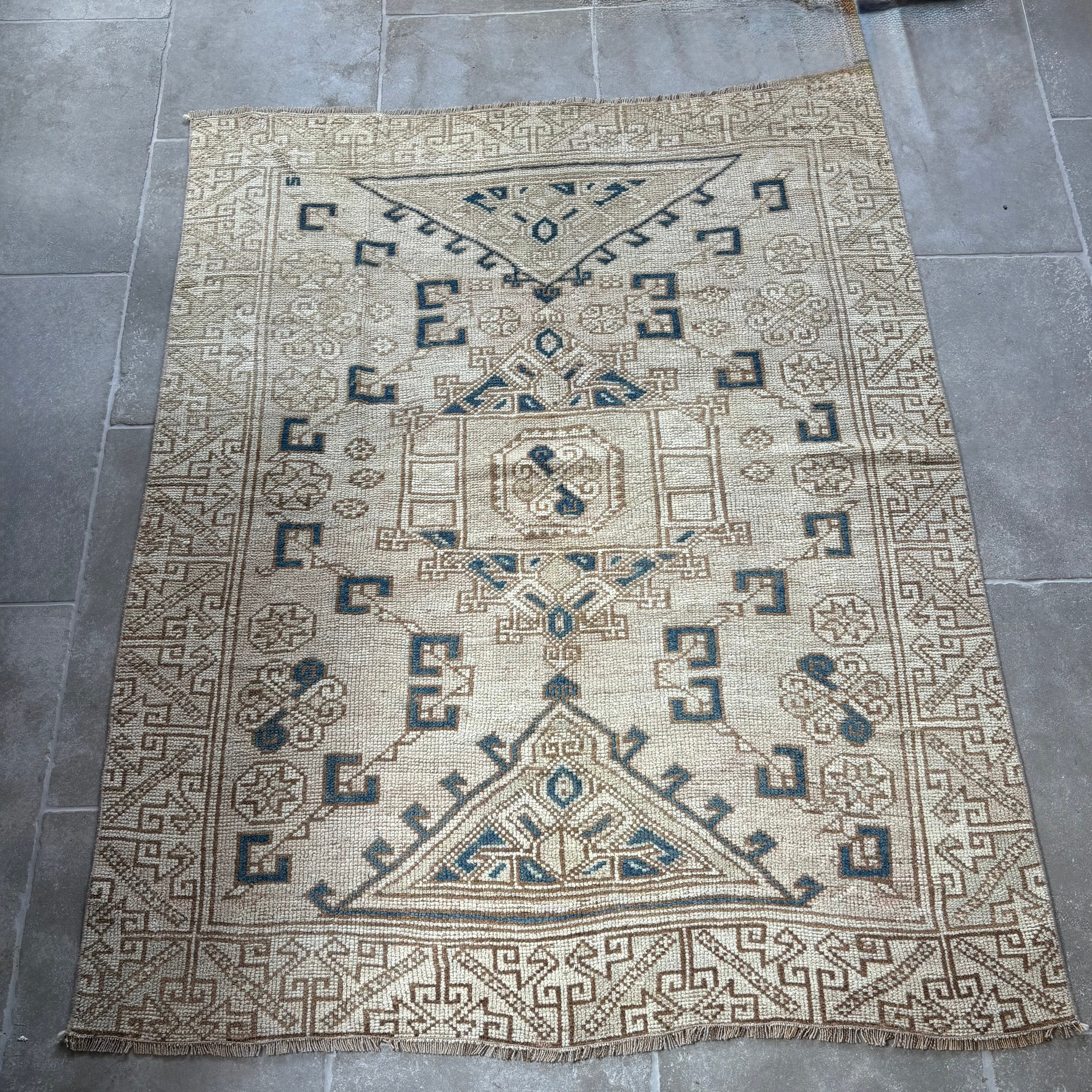 Vintage Cream / Beige / Blue Oushak Rug