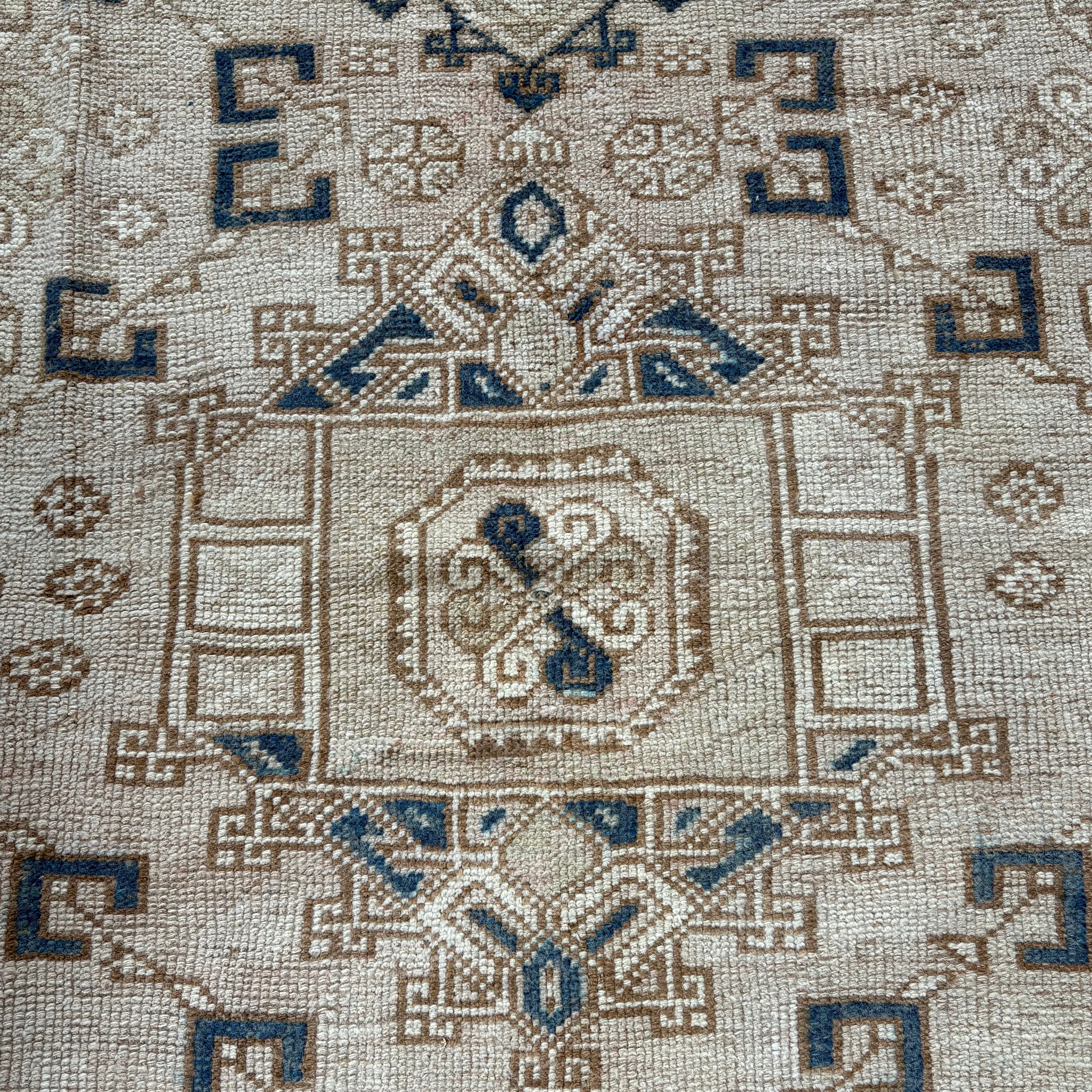 Vintage Cream / Beige / Blue Oushak Rug