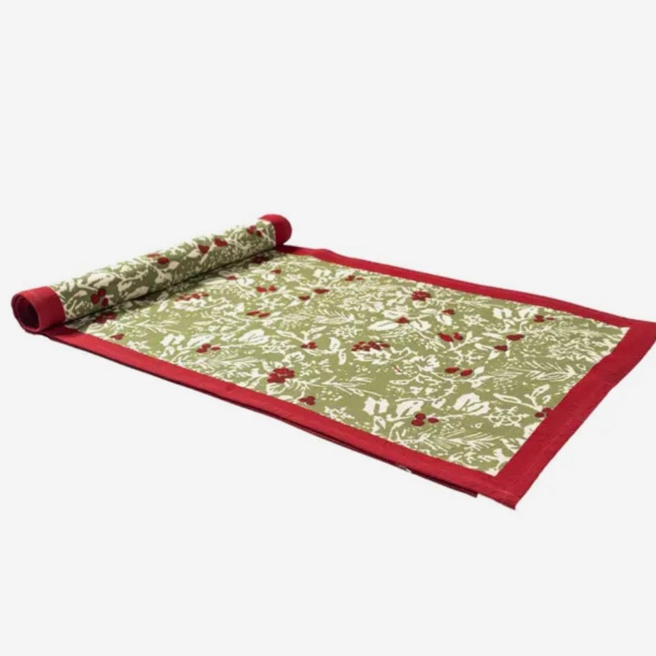 Baies de Houx Red & Green 16 x 60" Table Runner
