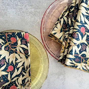 Berry Leaf Dinner Napkin